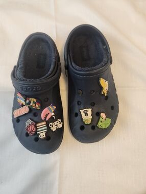 Kids Lined Crocs Size J3
